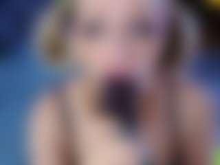 Live cam show with Melenn - Smoking on liverealitysex.com