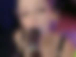 Live cam show with Melenn - Gagging on AdultVida.com