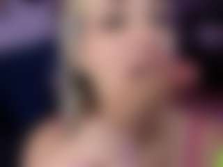 Live cam show with Melenn - Small Tits on Uber Horny