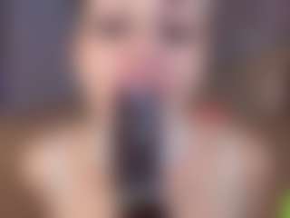 Live cam show with Melenn - Gagging on Camsoda