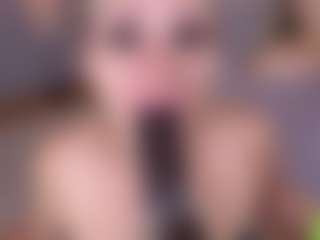 Live cam show with Melenn - Sexwebcam Blonde Hair on Gym Cam Girls