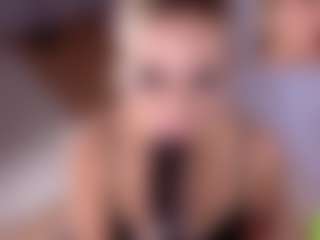 Live cam show with Melenn - Skinny on Camsoda