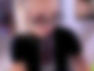 Live cam show with Melenn - Smoking on AdultVida.com
