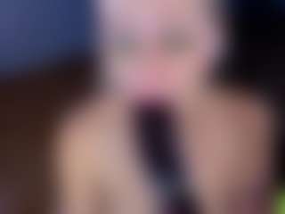 Live cam show with Melenn - Blowjob on Camsoda