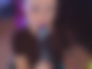 Live cam show with Melenn - Skinny on Camsoda