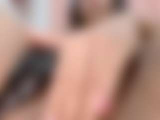 Live cam show with idalisVanucci - Petite Toys on WildCum