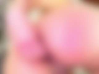 Live cam show with Sarayy-jones - Public Big Tits on Camversity