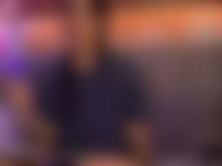 Live cam show with Beauty Angel - Shaved Pussy on Fling VIP Chat