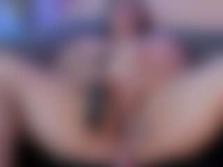 Karolinee's Live Sex Cam Show