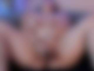 Karolinee's Live Sex Cam Show