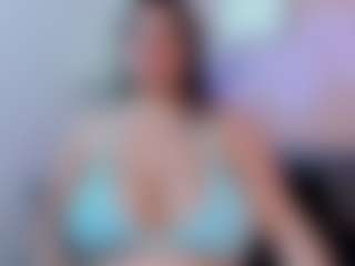 Karolinee's Live Sex Cam Show