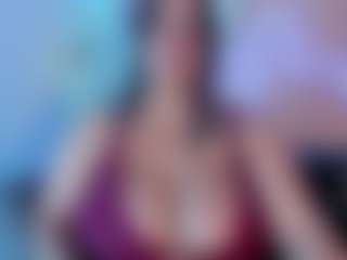 Karolinee's Live Sex Cam Show