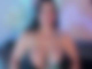 Live cam show with Karolinee - Sexy on StripNow