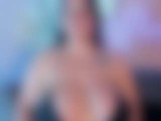 Karolinee's Live Sex Cam Show