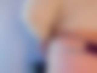 Live cam show with Karolinee - Cute on Streamer API
