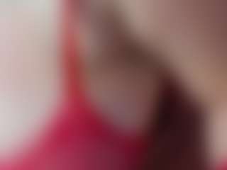 Live cam show with Karolinee - Amateur on StripNow