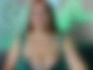 Show live cam dengan Karolinee - Curly di Camsoda