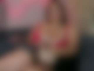 Live cam show with Karolinee - Curly on Fling VIP Chat