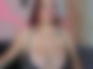 Live cam show with Karolinee - Amateur on Dolls Live