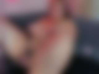 Karolinee's Live Sex Cam Show
