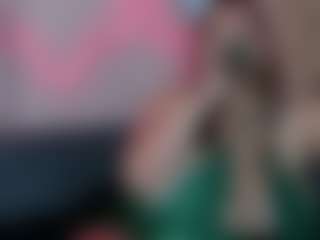 Karolinee's Live Sex Cam Show