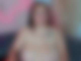 Karolinee's Live Sex Cam Show