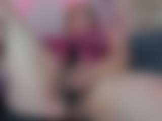 Karolinee's Live Sex Cam Show
