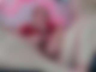 Live cam show with Karolinee - Curly on sexylive.show