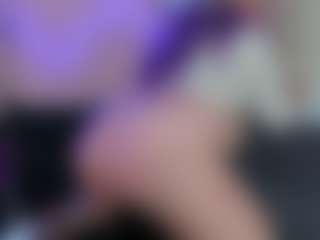 Live cam show with Karolinee - Big Tits on Camming Site