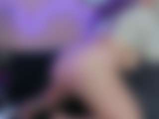 Karolinee's Live Sex Cam Show