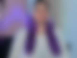 Live cam show with Karolinee - Curly on AdultVida.com