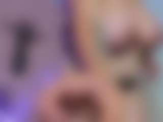 Karolinee's Live Sex Cam Show
