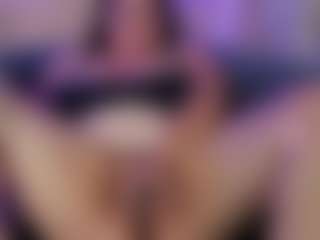 Karolinee's Live Sex Cam Show