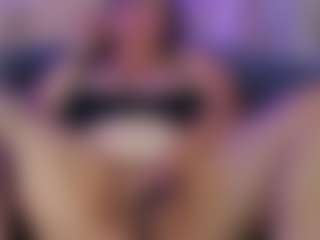 Karolinee's Live Sex Cam Show