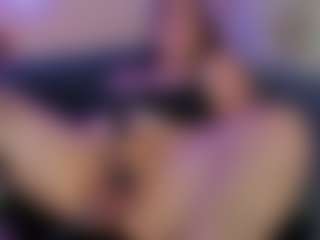 Karolinee's Live Sex Cam Show