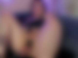Karolinee's Live Sex Cam Show