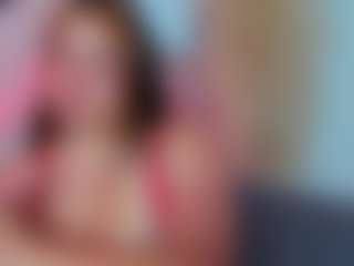 Live cam show with Karolinee - Cute on Milfs Live