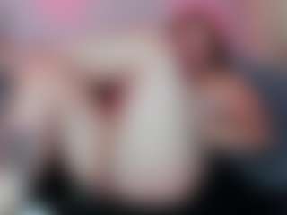 Karolinee's Live Sex Cam Show