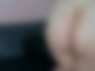 Live cam show with Karolinee - Cum In Pussy on Camming Site