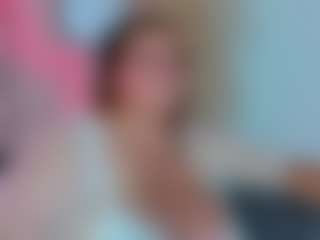 Karolinee's Live Sex Cam Show
