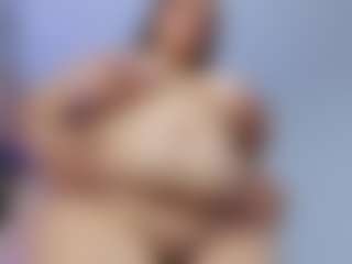 Live cam show with Karolinee - Facial Piercings on 1on1-livenow