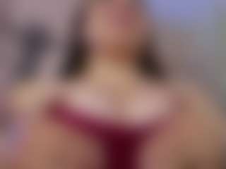 Live cam show with Karolinee - Average on TottyGirls