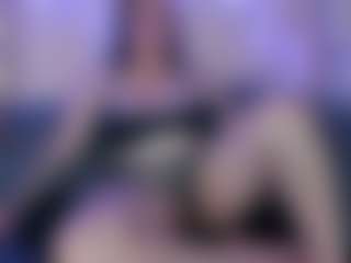 Live cam show with Karolinee - Deepthroat on Fit Hotties