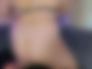 Live cam show with Karolinee - Gamer Latina on Dolls Live | colombia