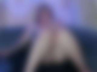 Live cam show with Karolinee - Fuck Machine on live18s.com