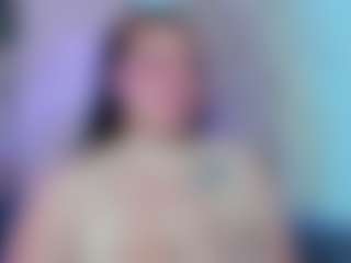 Karolinee's Live Sex Cam Show