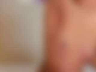 CandyRouse2's Live Sex Cam Show