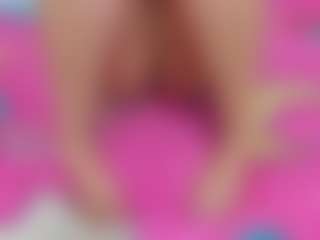 Live cam show with lexxyy26 - Smoking on Camsoda