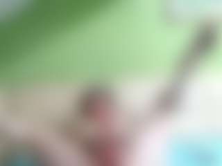 Live cam show with milf44milf - Mobile MILF on Livezox