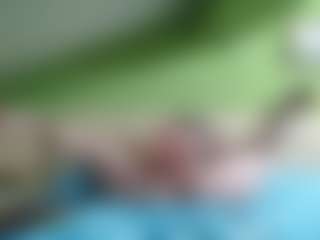 Live cam show with milf44milf - Mobile MILF on Milfs Live